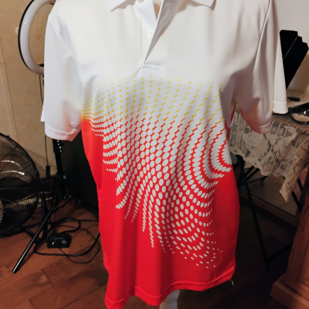 White and Red Short Sleeve Tee with Dynamic Pattern